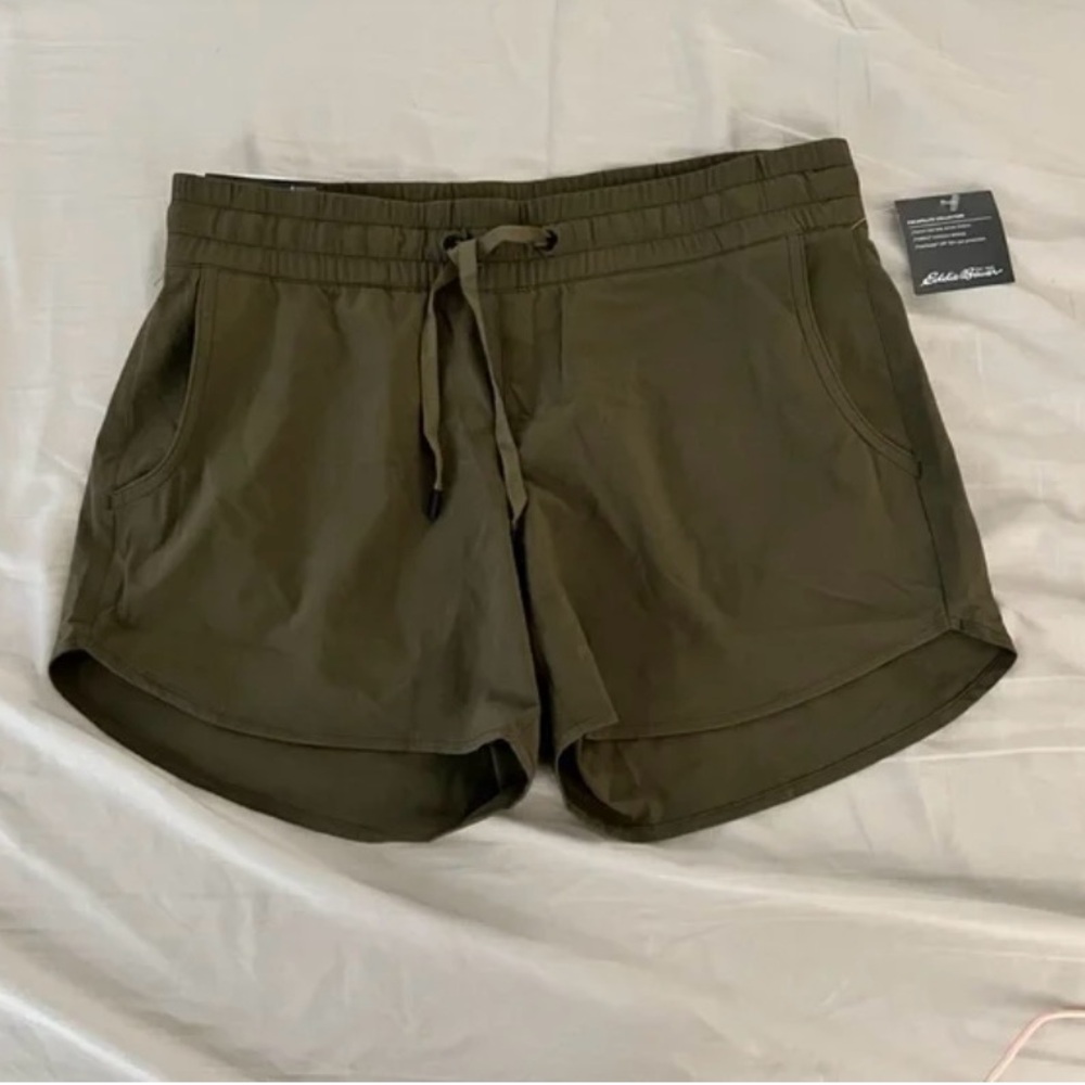 Eddie Bauer Green Cargo Shorts Lightweight Casual